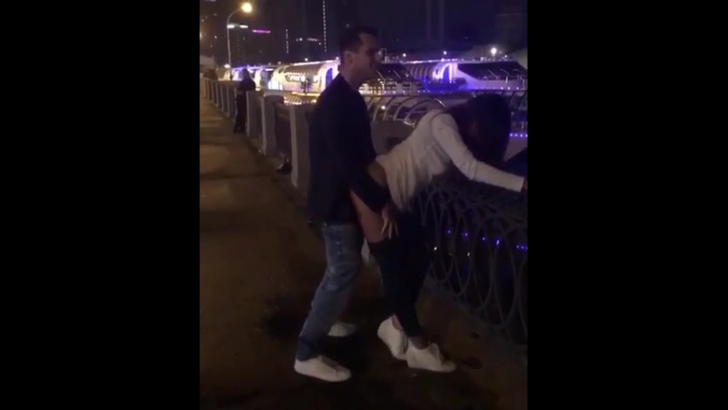 Видео с мобилы как парень долбит подругу Видео с мобилы как парень долбит подругу