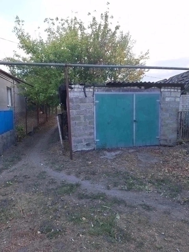 Продам дом Станица Луганская Новая Кондрашевская Ул Чкалова под ремонт . Цена 550 т руб или обмен на авто . +7959 266 68 60 +7959 224 03 62